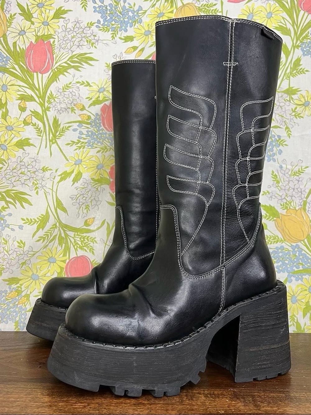 VTG 90s Destroy Black Western Style Tall
Platform Boots - Women’s 8